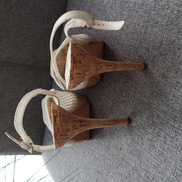 White lace Also high sandals - Picture 3 of 3